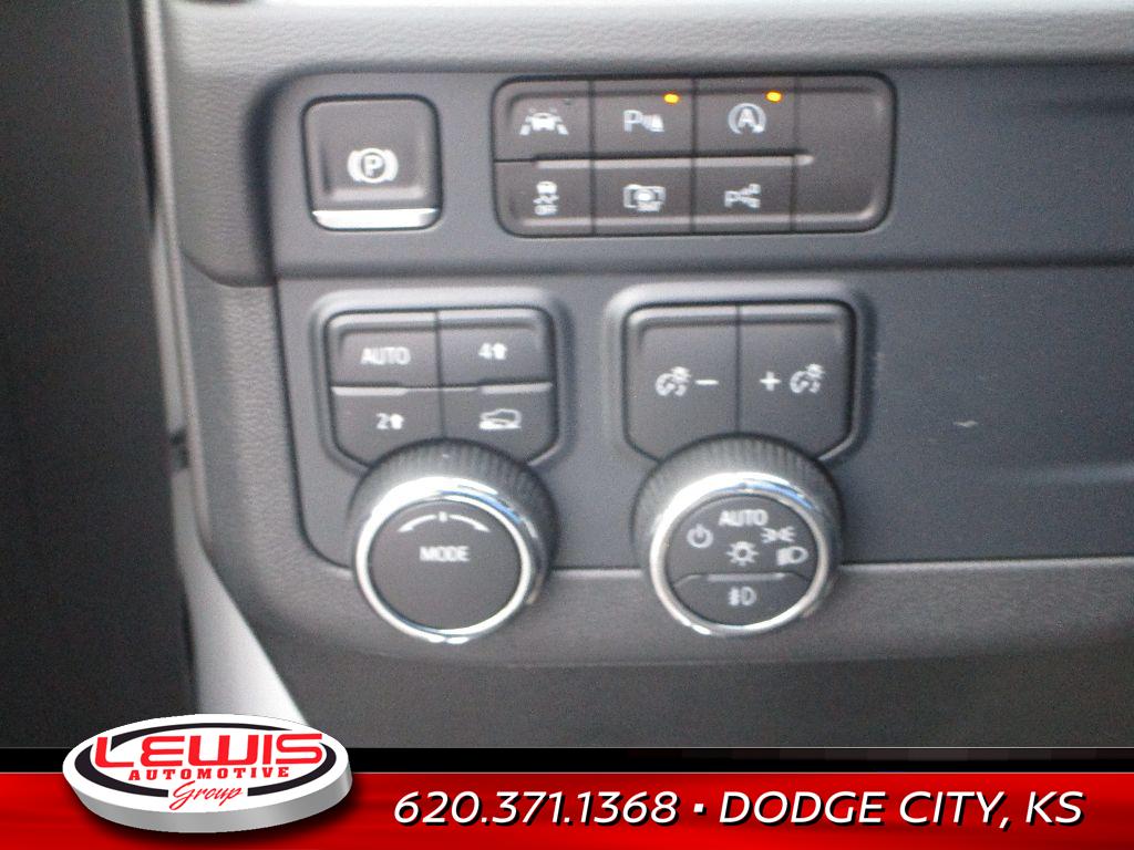 2025 Chevrolet Tahoe Premier photo 2