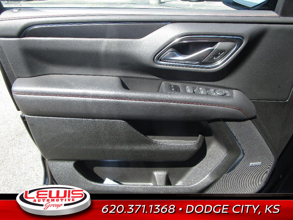 2021 Chevrolet Suburban RST photo 4