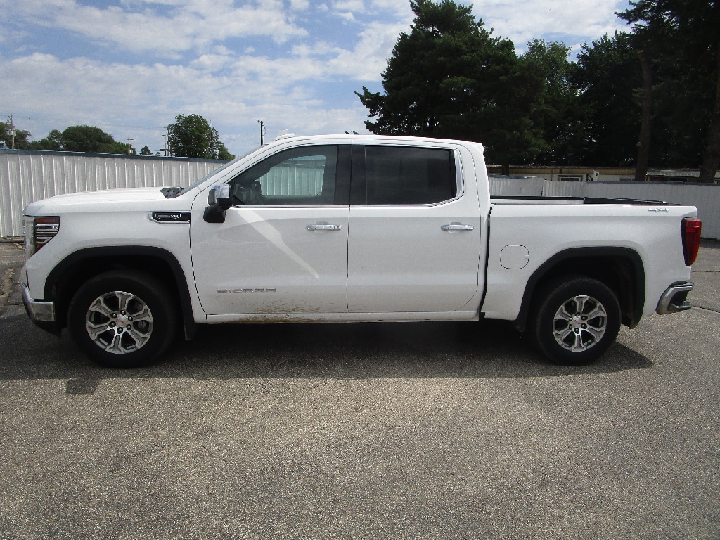 2024 GMC Sierra 1500 SLT - Photo 15