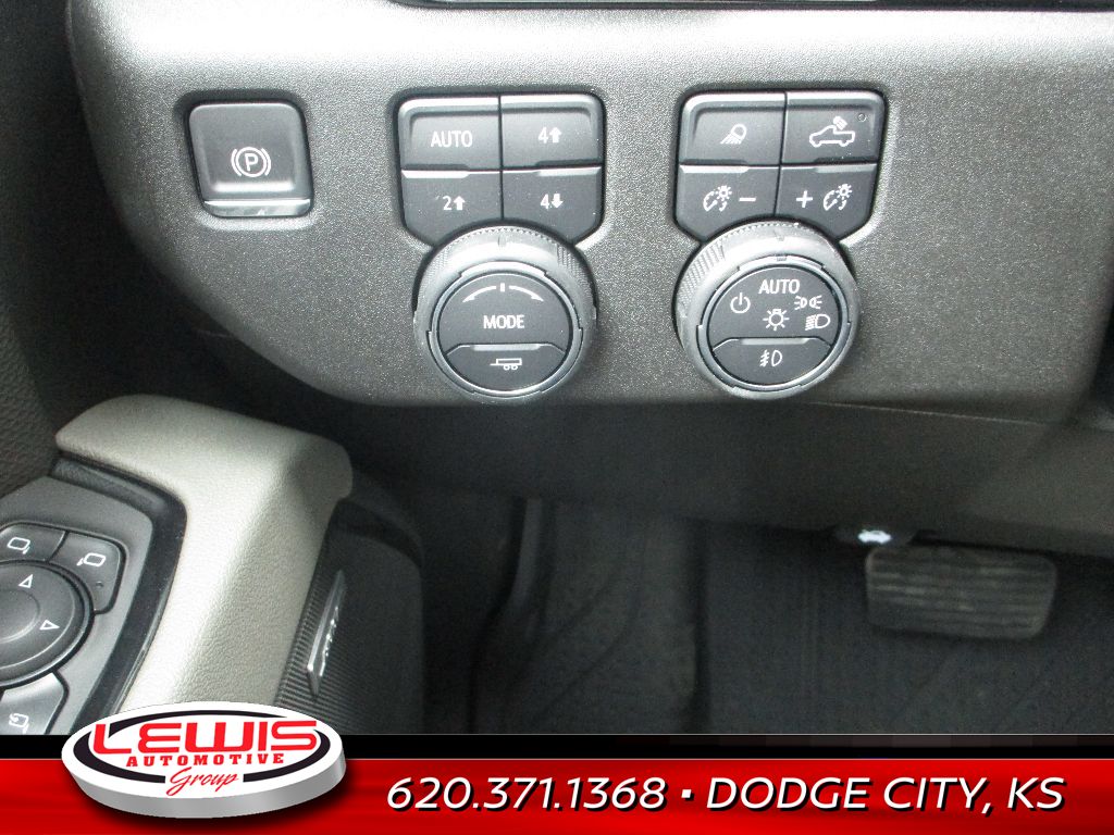 2025 Chevrolet Silverado 2500HD ZR2 photo 3
