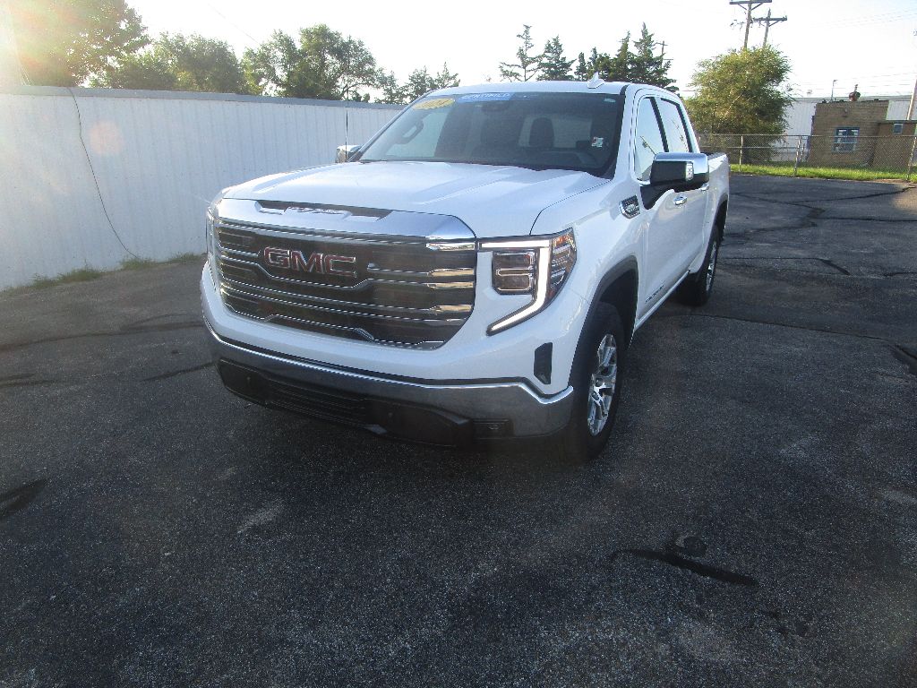 2024 GMC Sierra 1500 SLT - Photo 16