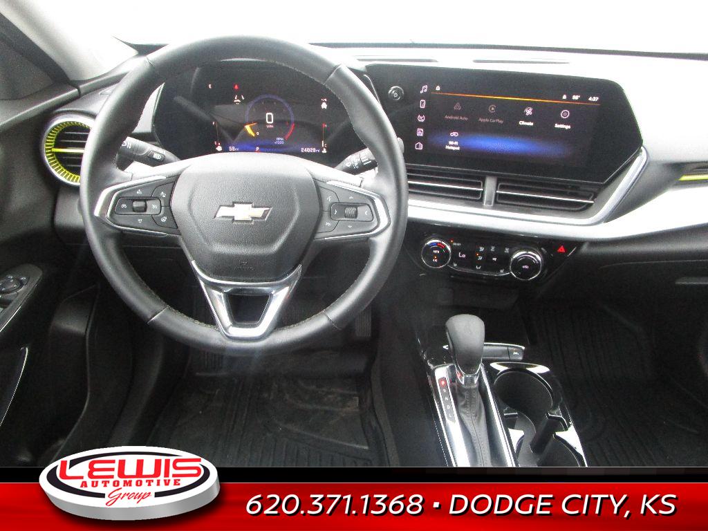 2024 Chevrolet Trax LT photo 3