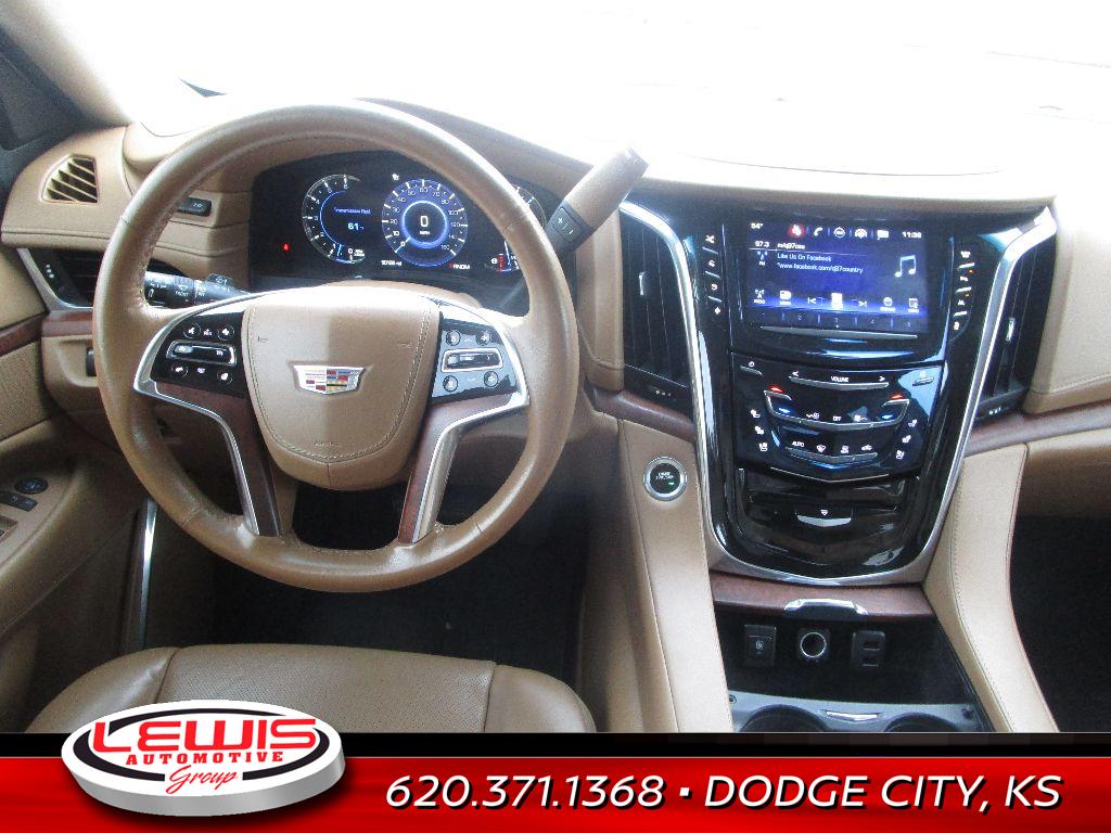 2016 Cadillac Escalade Platinum photo 3
