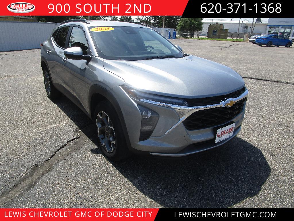 2025 Chevrolet Trax LT's photo