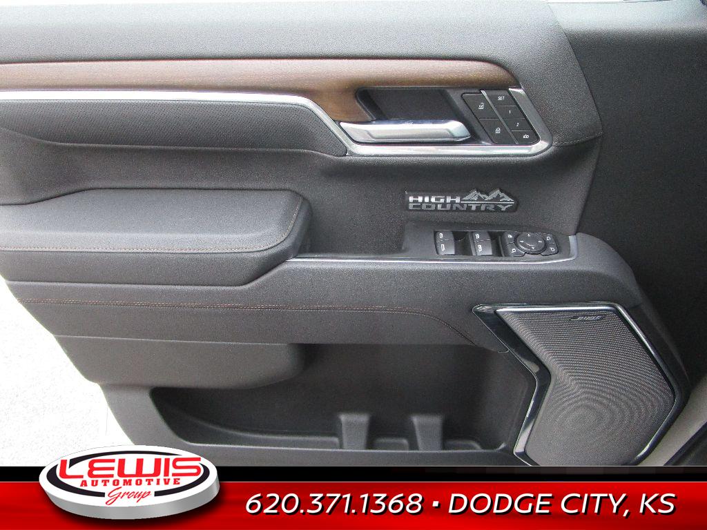 2026 Chevrolet Silverado 1500 High Country photo 4