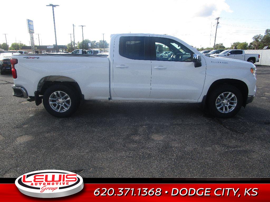 2023 Chevrolet Silverado 1500 LT photo 2