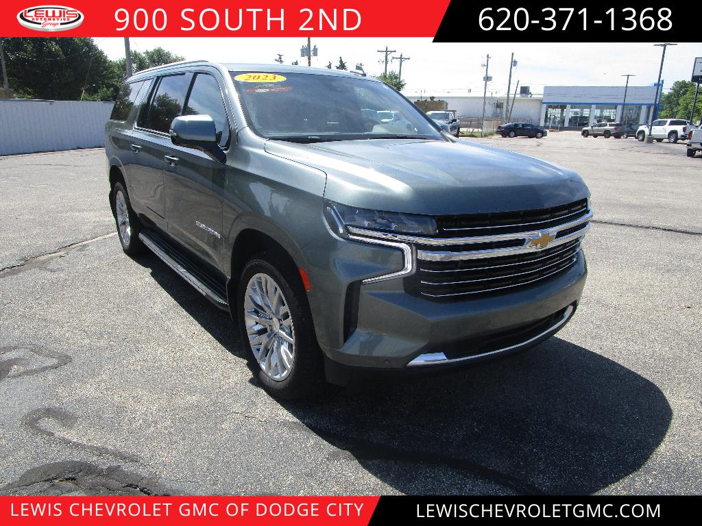 2023 Chevrolet Suburban 4WD 1500 LT's photo