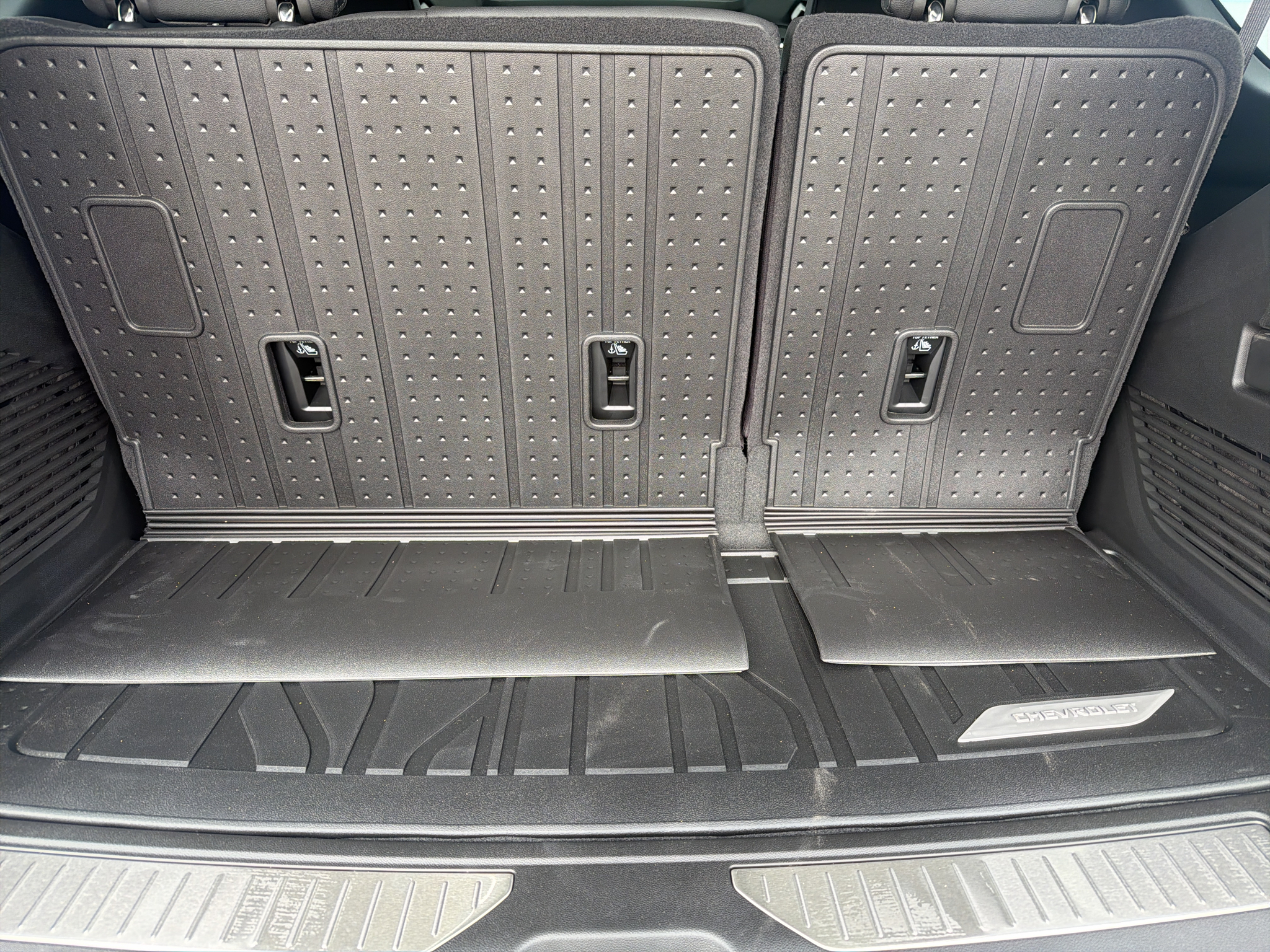2027 Chevrolet Tahoe Z71 - Photo 13