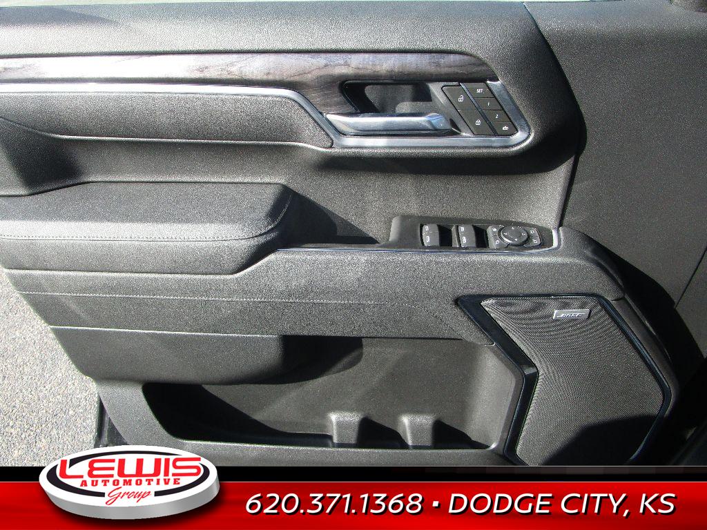 2026 Chevrolet Silverado 1500 LTZ photo 4