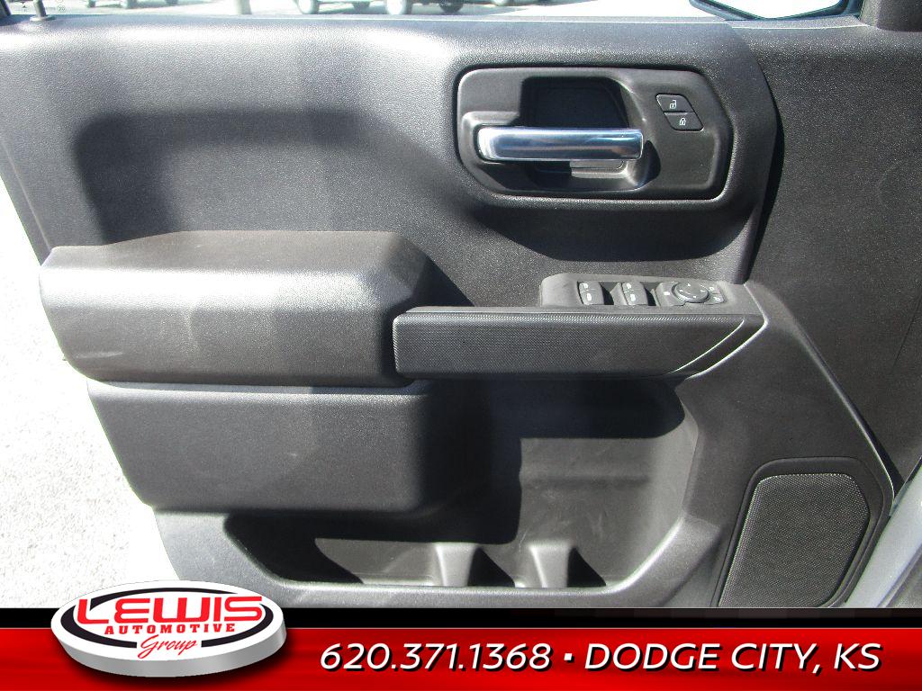 2026 Chevrolet Silverado 1500 Custom photo 3