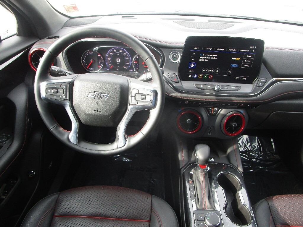 2025 Chevrolet Blazer RS photo 2