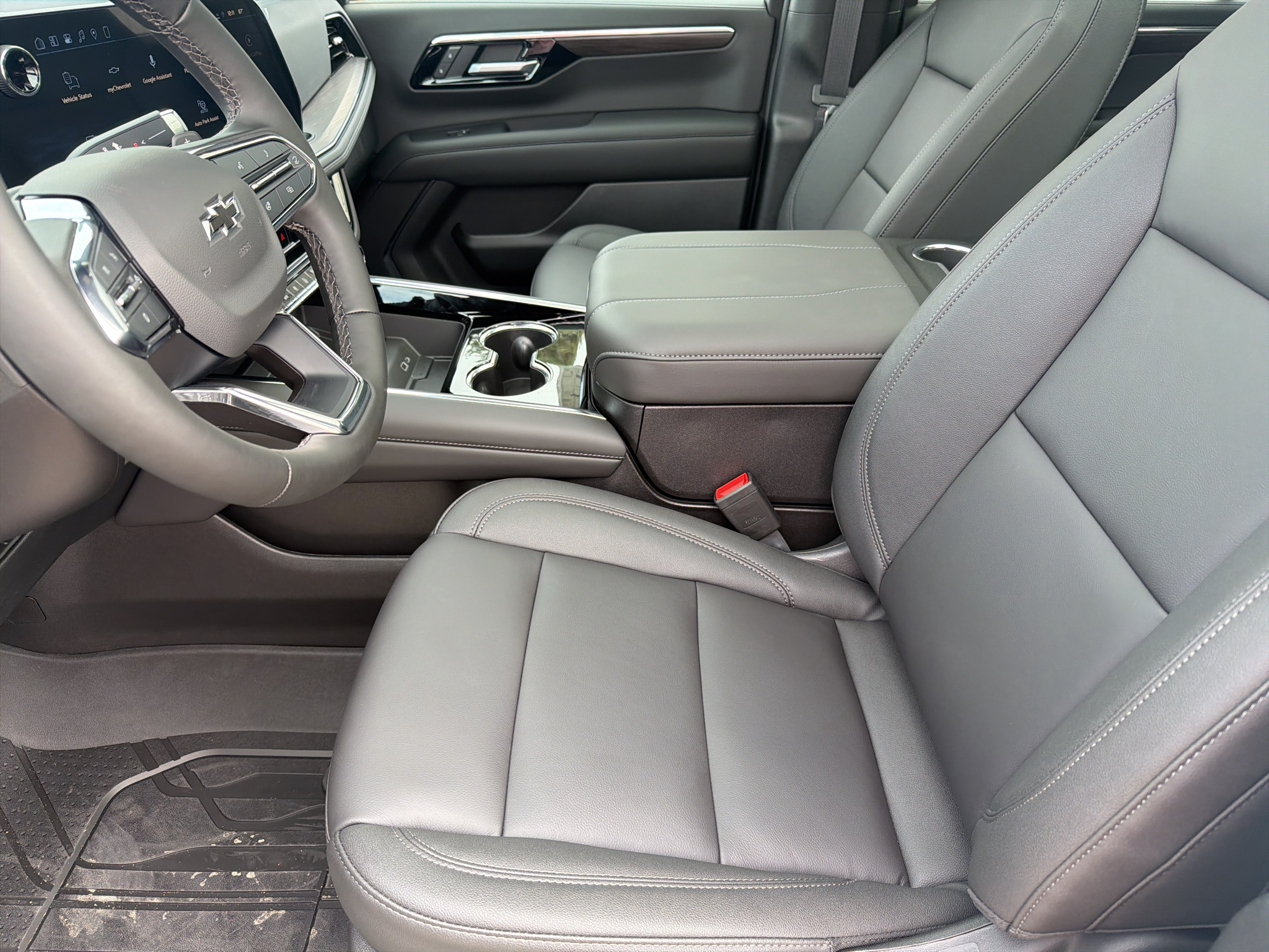 2027 Chevrolet Tahoe Z71 - Photo 9