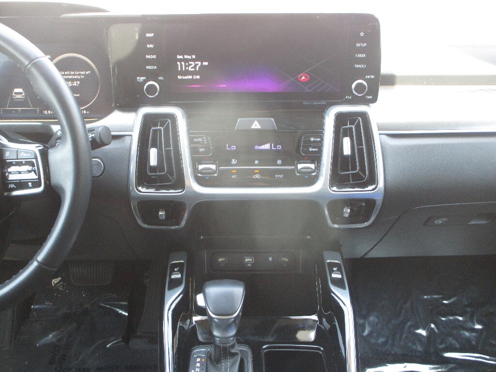 2023 Kia Sorento SX - Photo 7