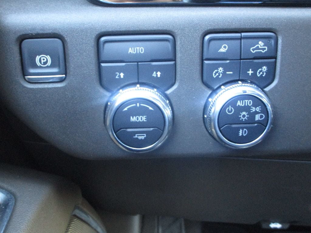 2024 GMC Sierra 1500 SLT - Photo 10
