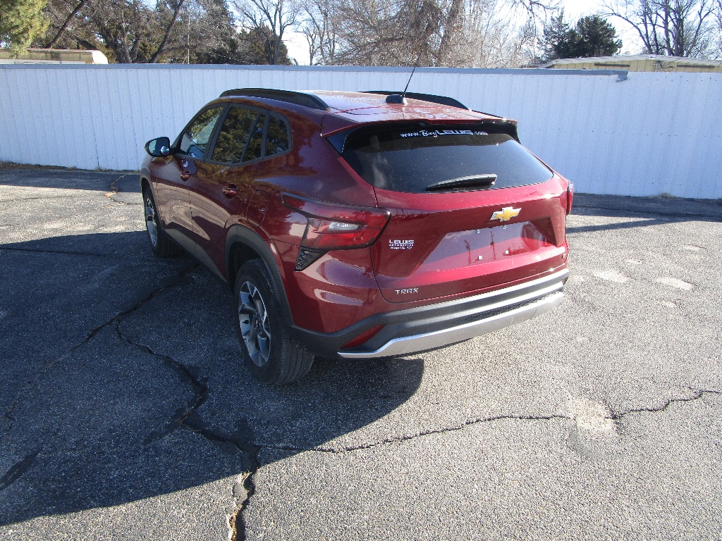 2024 Chevrolet Trax LT - Photo 13