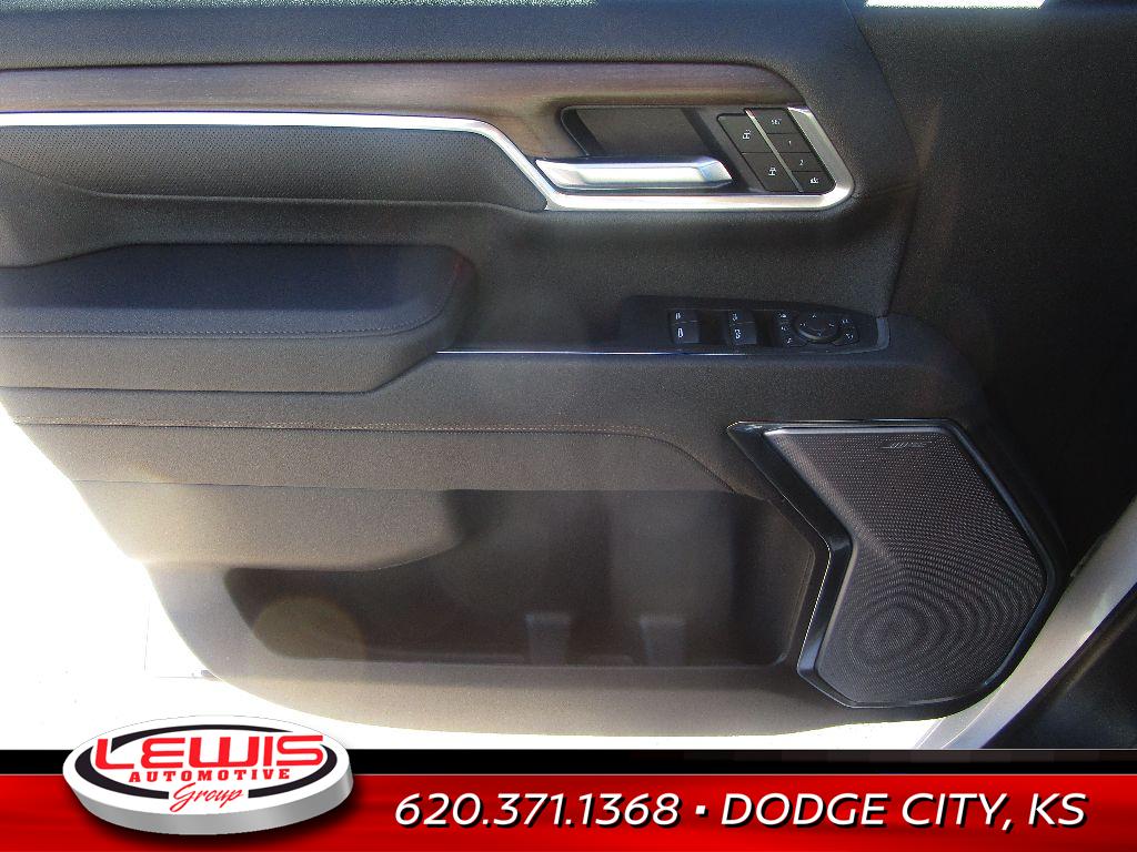 2025 Chevrolet Silverado 2500HD High Country photo 3