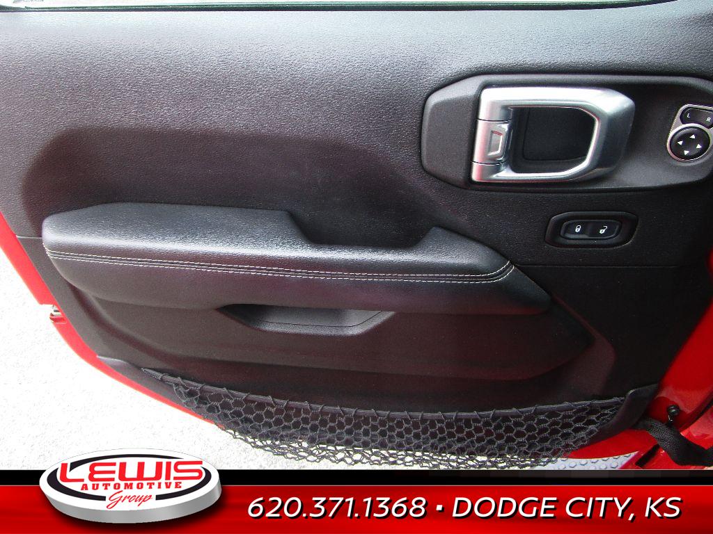 2020 Jeep Wrangler Unlimited Sahara photo 4