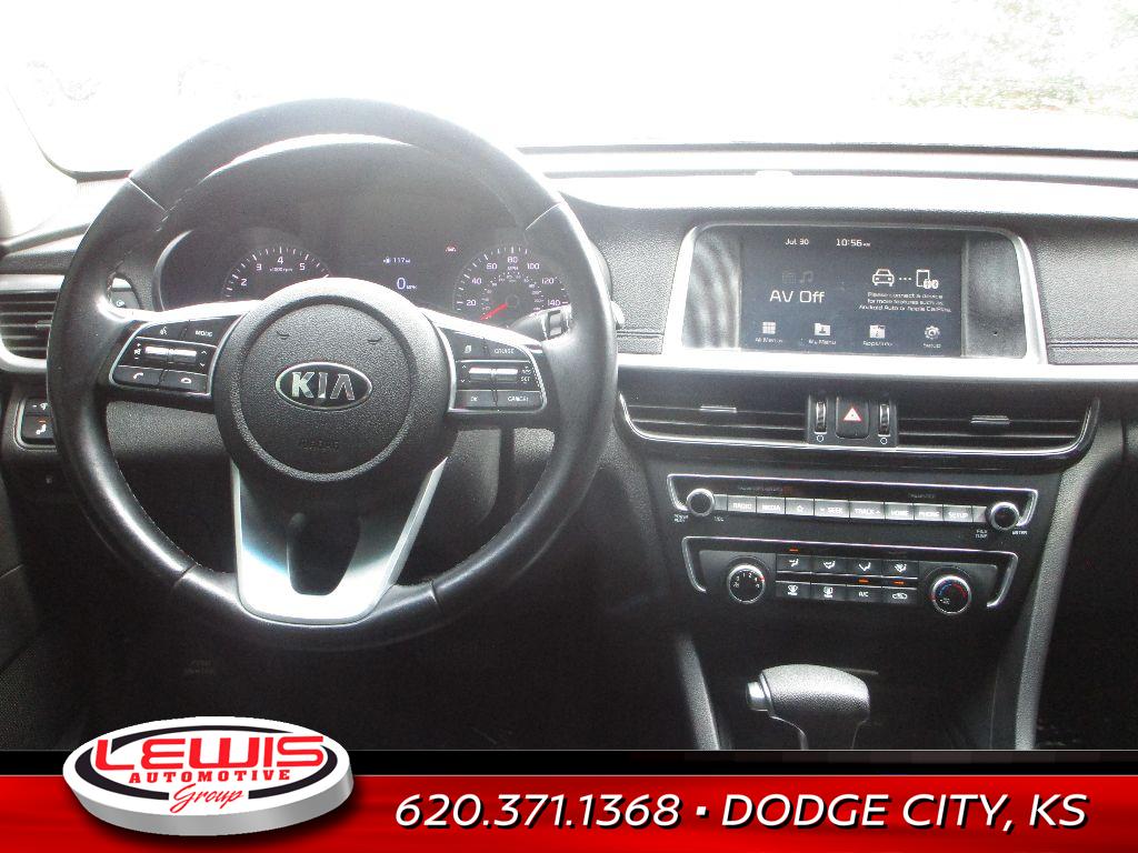 2020 Kia Optima SE photo 2