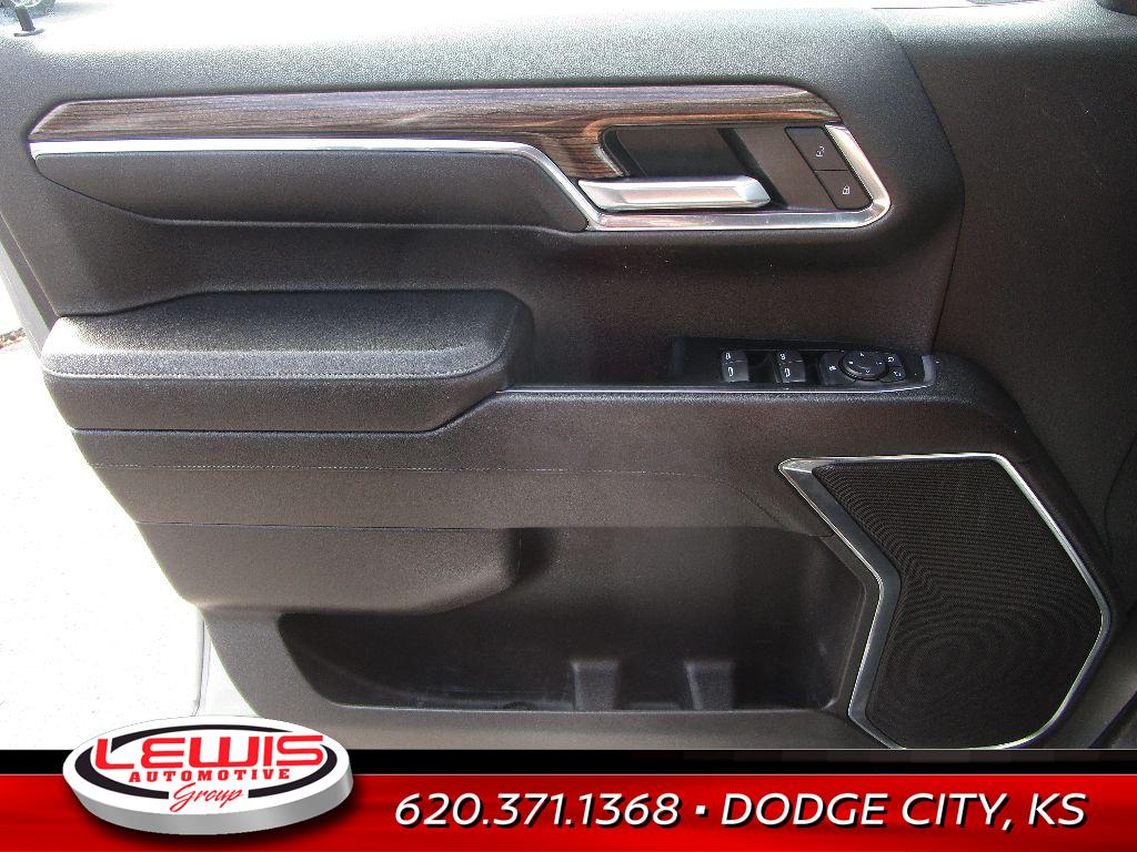2023 Chevrolet Silverado 1500 LT photo 3