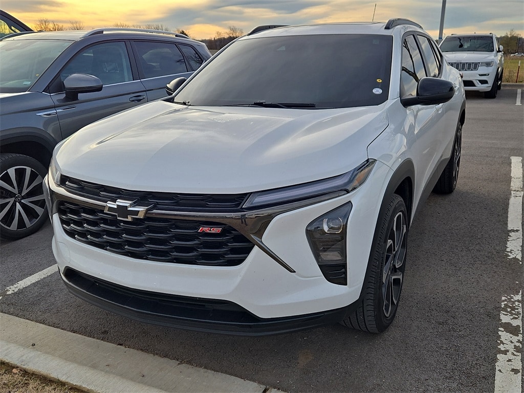 2024 Chevrolet Trax RS's photo