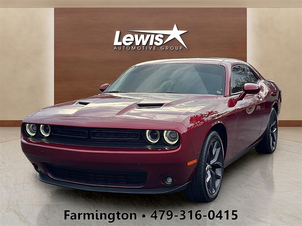 2022 Dodge Challenger SXT's photo