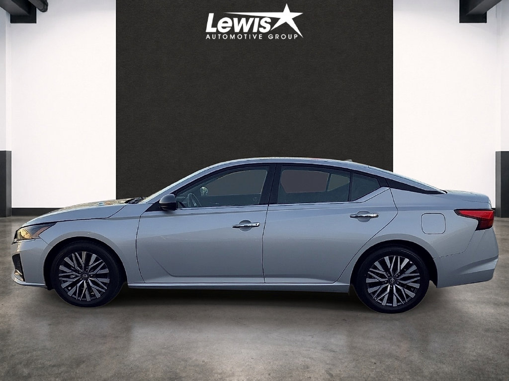 Used 2025 Nissan Altima 2.5 SV Sedan