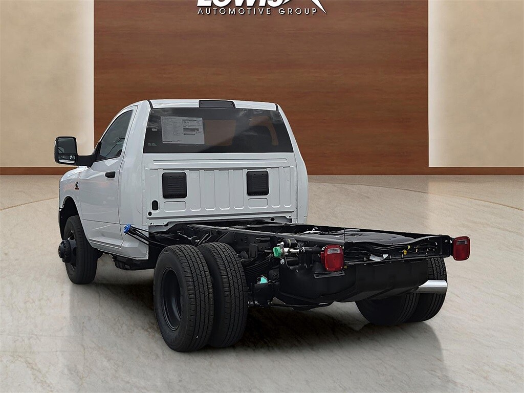2026 Ram 3500 Tradesman photo 2