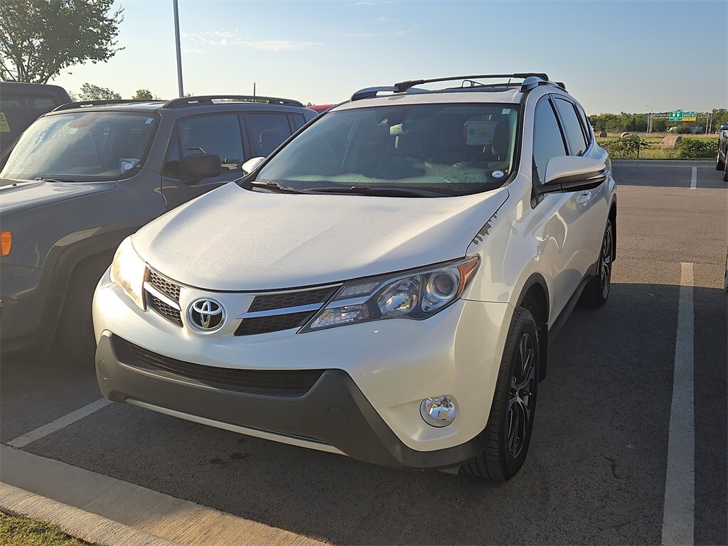 2015 Toyota RAV4 Limited photo 2