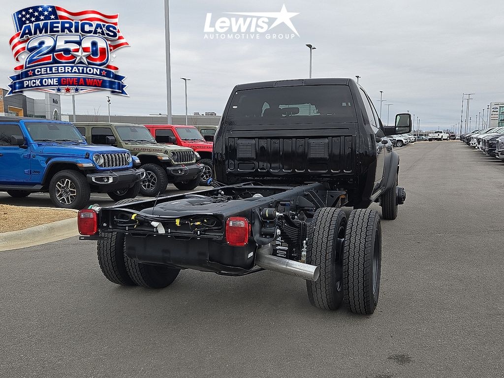 New 2026 Ram 5500 Chassis Cab TRADESMAN CREW 4X4 60' CA Pickup