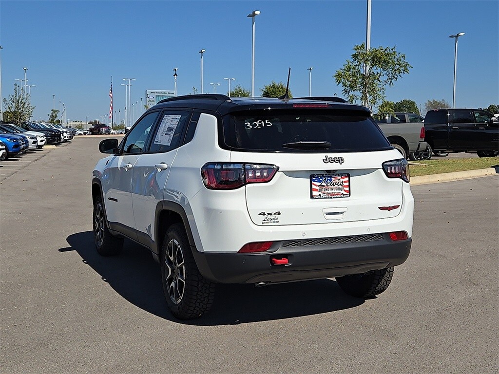 2026 Jeep Compass Trailhawk Sport photo 4