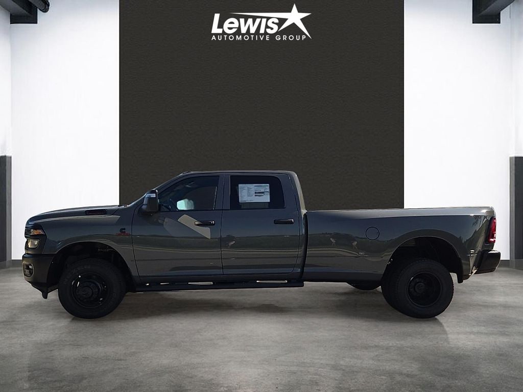 New 2026 Ram 3500 TRADESMAN CREW CAB 4X4 8' BOX Pickup