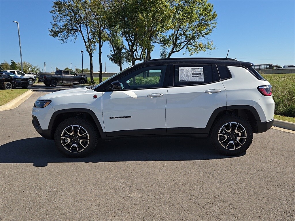 2026 Jeep Compass Trailhawk Sport photo 3