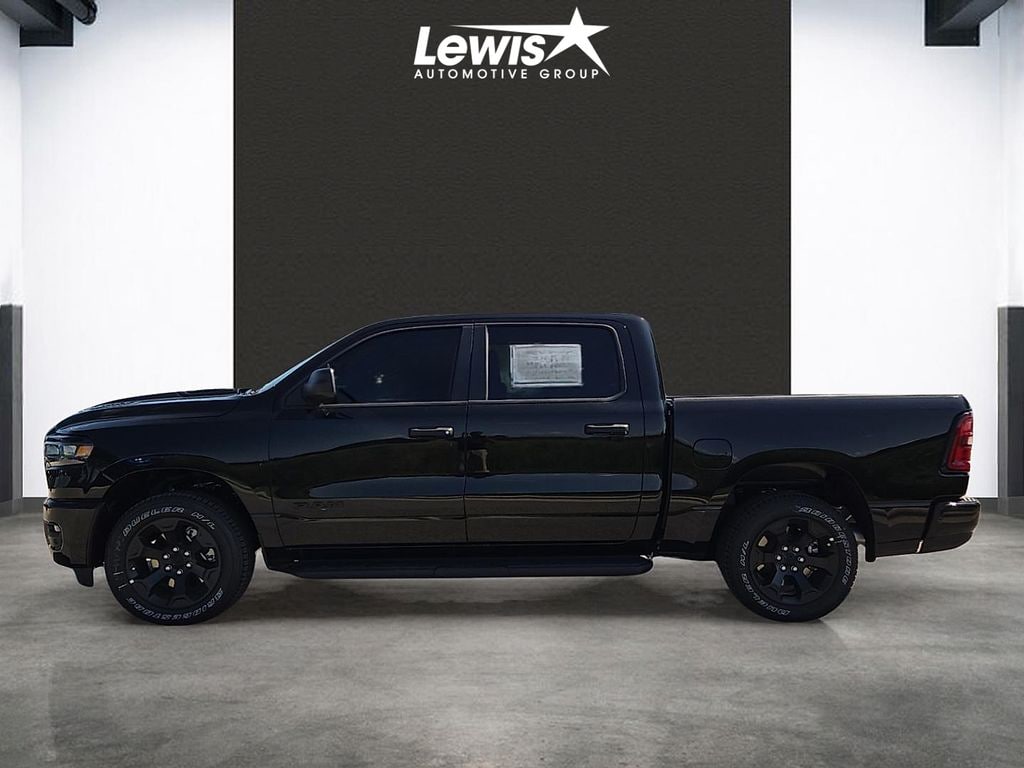 New 2026 Ram 1500 EXPRESS CREW CAB 4X4 5'7 BOX Pickup