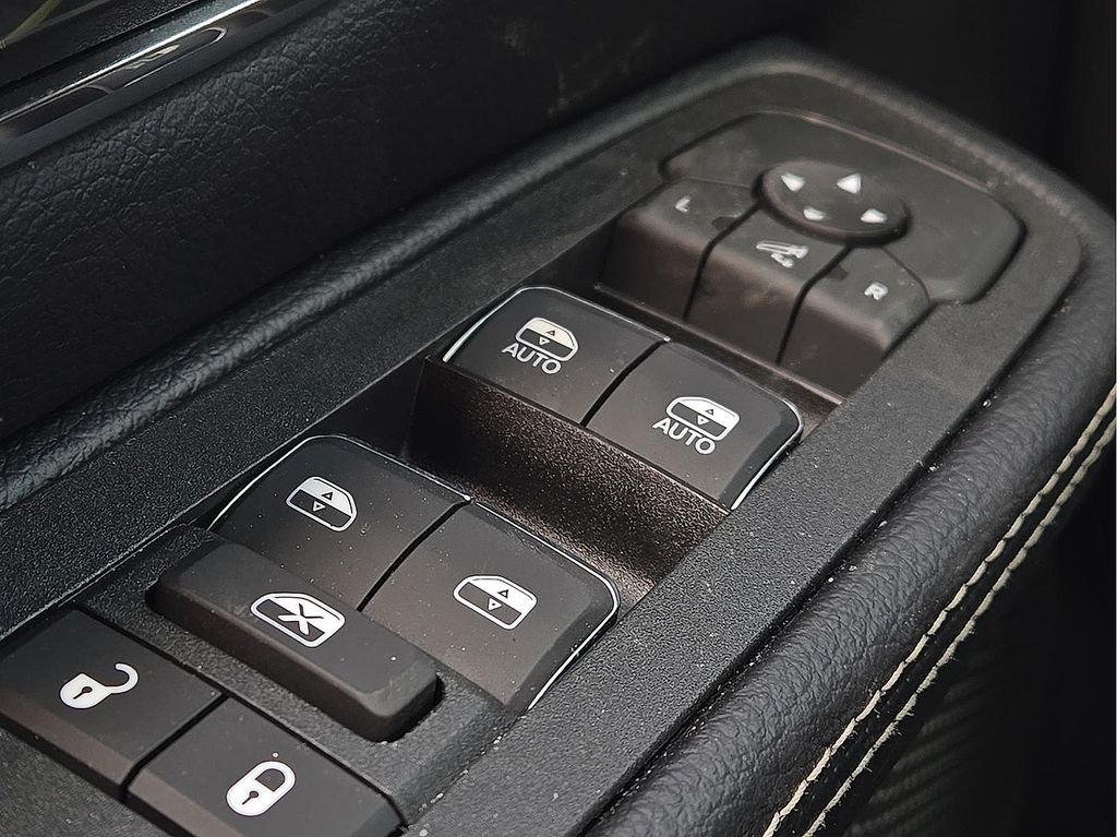 2026 RAM 1500 Laramie - Photo 17