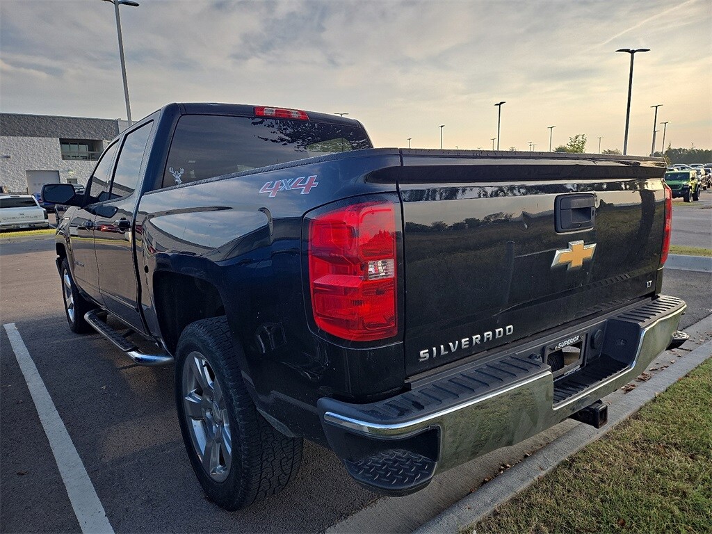 2017 Chevrolet Silverado LT photo 3