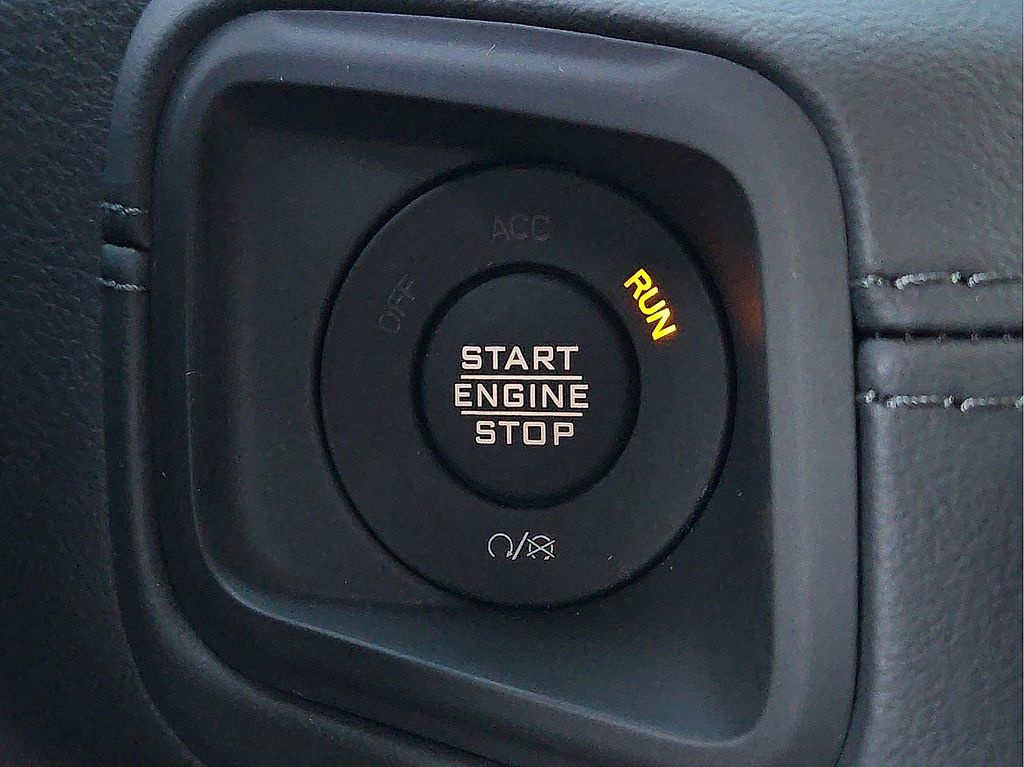 2026 Jeep Wrangler 4-Door Sahara - Photo 17