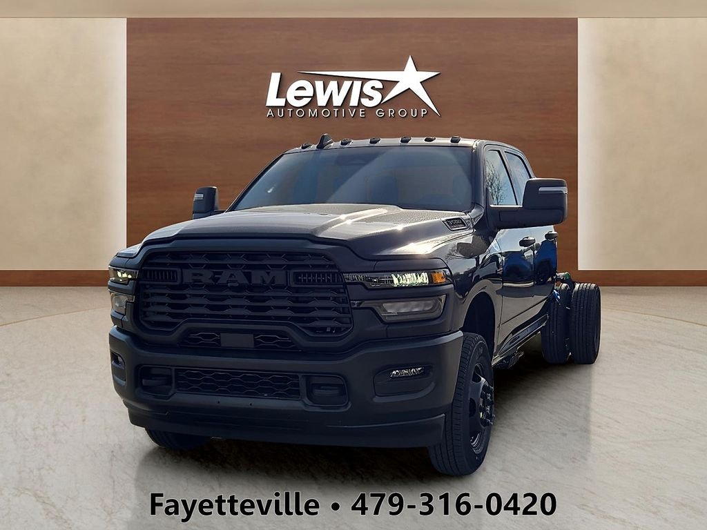 New 2026 Ram 3500 Chassis Cab TRADESMAN CREW 4X4 60' CA Pickup