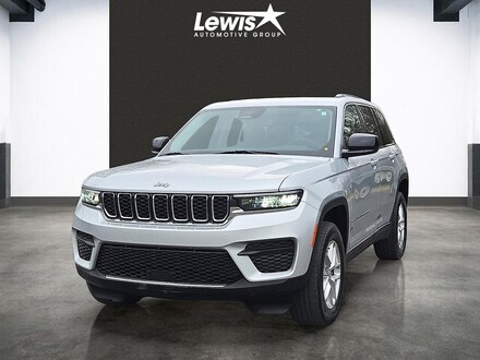 2023 Jeep Grand Cherokee Laredo SUV