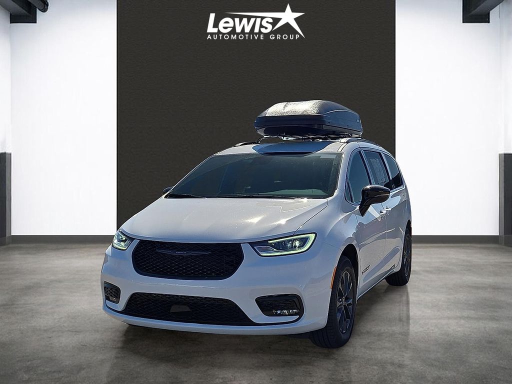 2026 Chrysler Pacifica Select AWD's photo