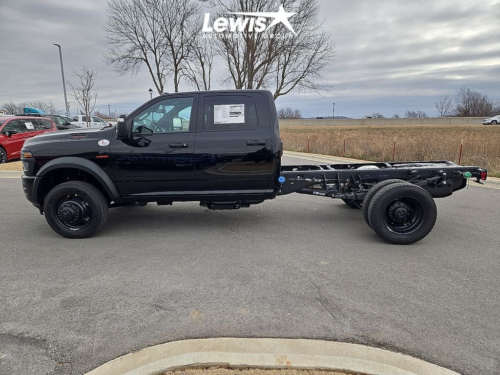 New 2026 Ram 5500 TRADESMAN CHASSIS CREW CAB 4X4 60' CA Pickup