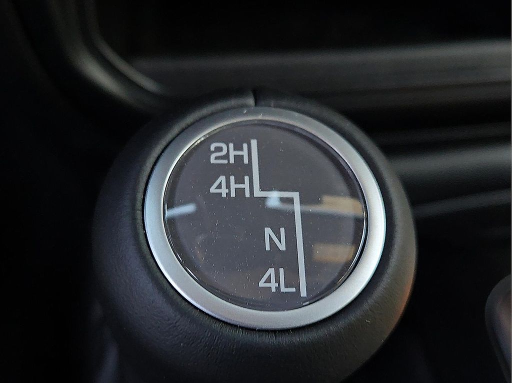 2026 Jeep Wrangler 4-Door Sahara - Photo 15