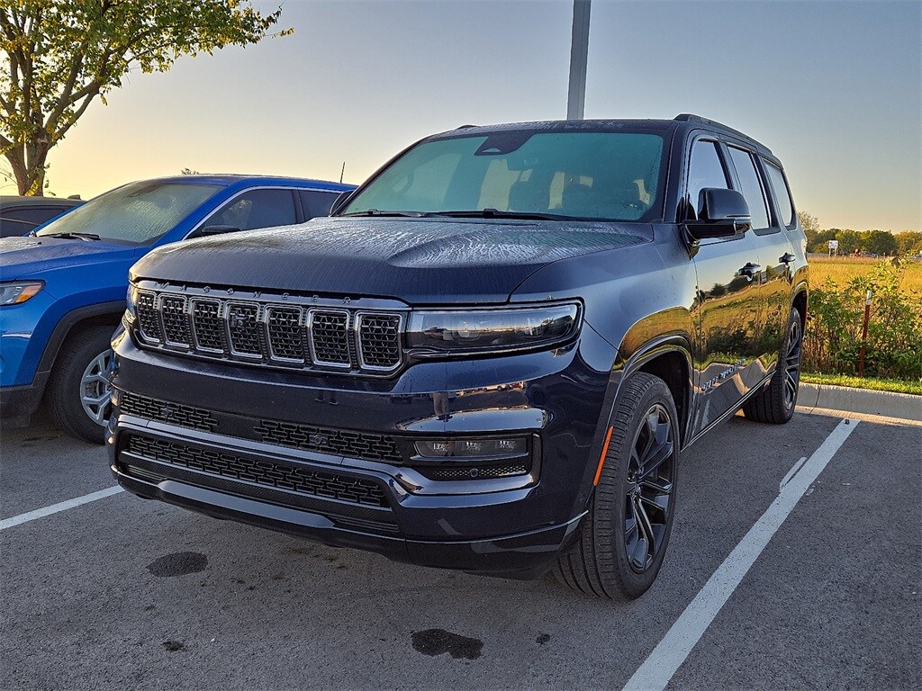 2024 Jeep Grand Wagoneer II photo 2