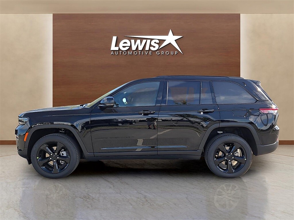 2025 Jeep Grand Cherokee Limited photo 3