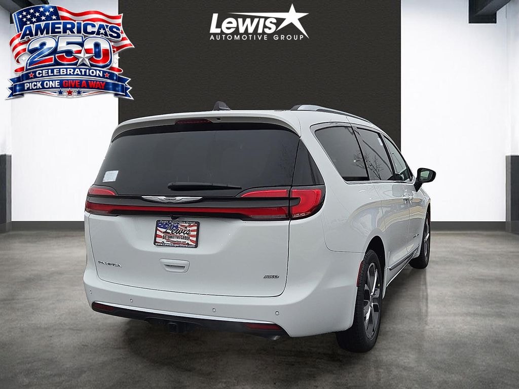 New 2026 Chrysler Pacifica PINNACLE AWD Passenger Van