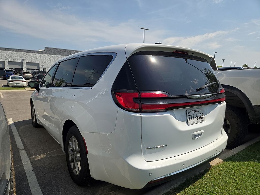 Used 2024 Chrysler Pacifica Touring L Van Passenger Van