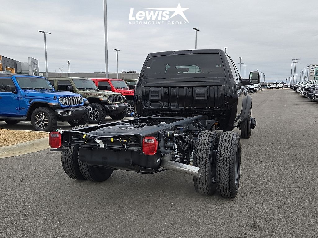 New 2026 Ram 5500 TRADESMAN CHASSIS CREW CAB 4X4 60' CA Pickup
