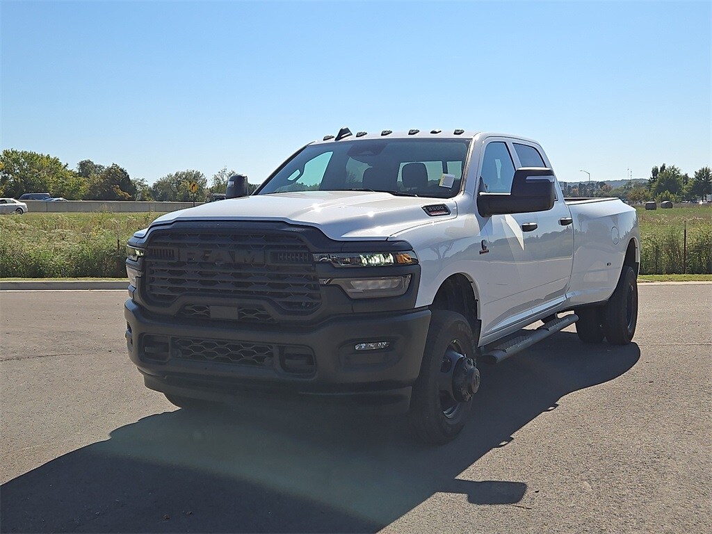 2026 Ram 3500 Tradesman photo 2
