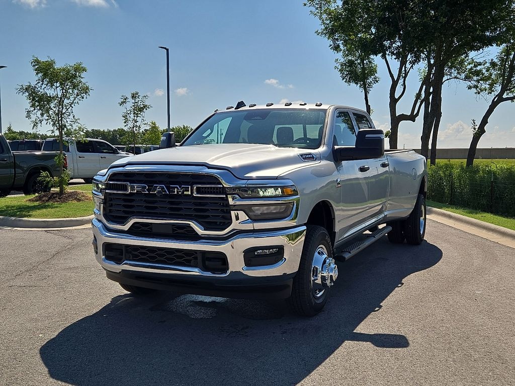 New 2026 Ram 3500 TRADESMAN CREW CAB 4X4 8' BOX Pickup