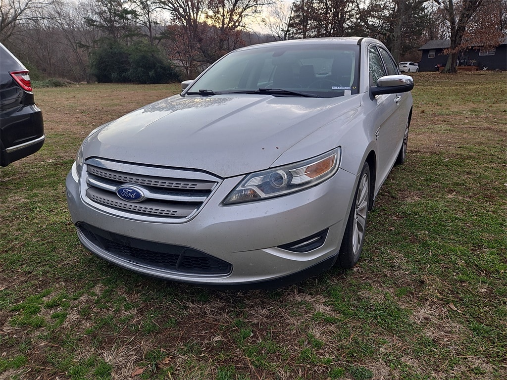 2011 Ford Taurus Limited's photo
