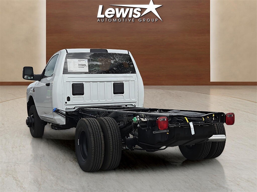 New 2026 Ram 3500 Chassis Cab 3500 TRADESMAN CHASSIS REGULAR CAB 4X4 84' CA Pickup